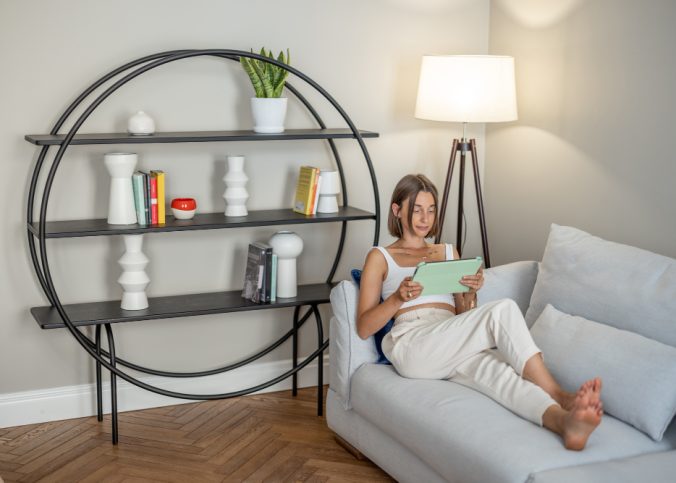 Aménager un coin lecture dans son salon pour un espace détente optimal